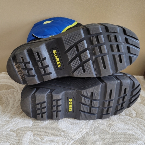 Sorel Blue and Black Winter Boots - Picture 3 of 6
